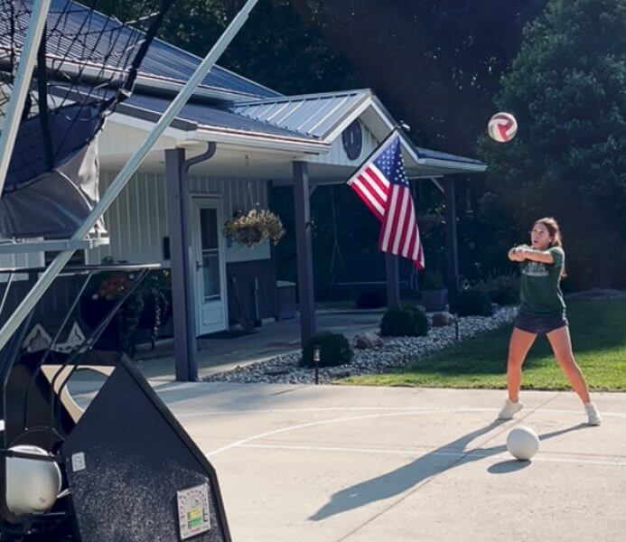 volleyball-training-the-gun-dig outside